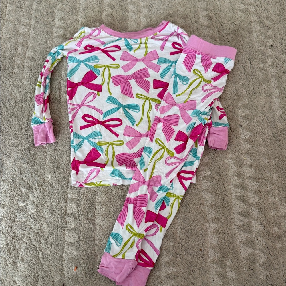 Little Sleepies Ribbons and Bow Print Kids Pajama Set 18-24 months